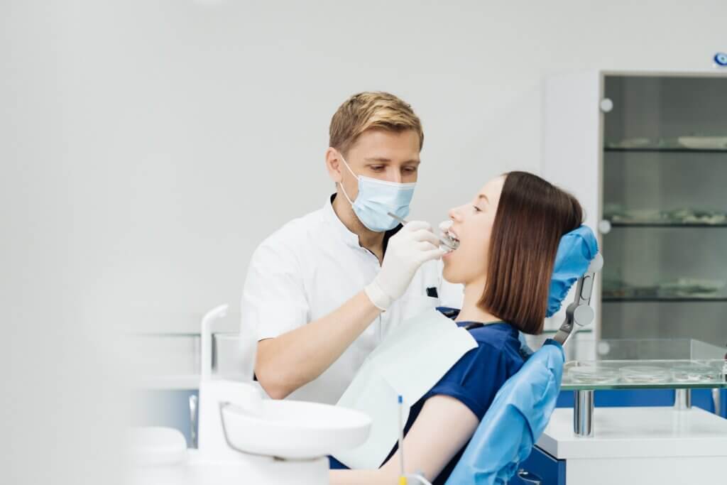 La sensibilidad dental tiene varios tratamientos