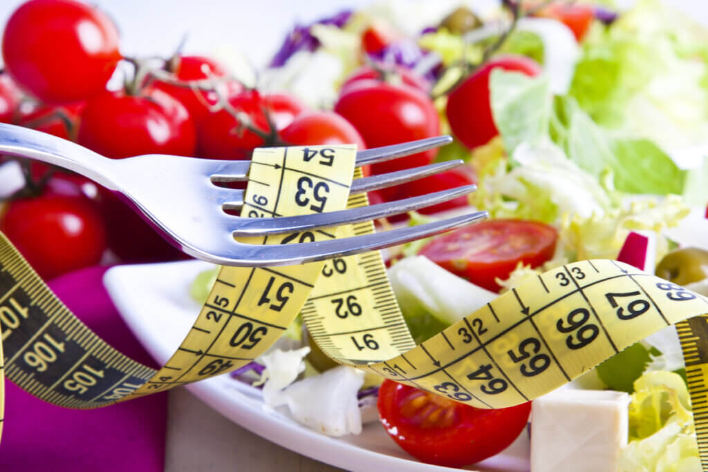 Quantas calorias você deve comer por dia?