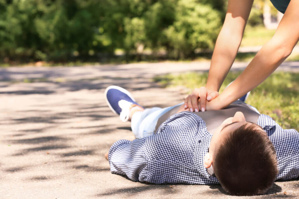 Cardiopulmonary Resuscitation (CPR): How to Perfom It in Adults?