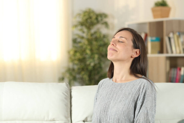 Diepe ademhaling: voordelen en oefeningen om te ontspannen