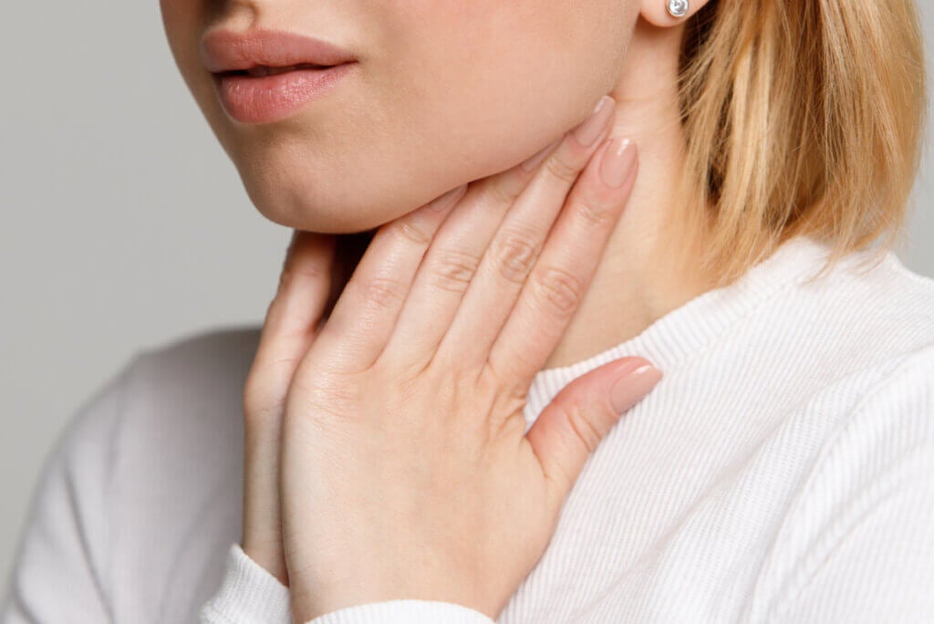 How to Know if You Have Plaques in the Throat?