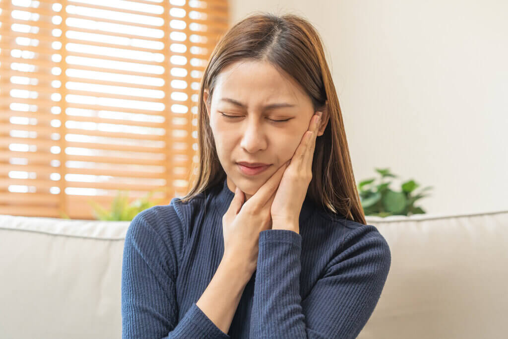 La periodontitis puede provocar dolor