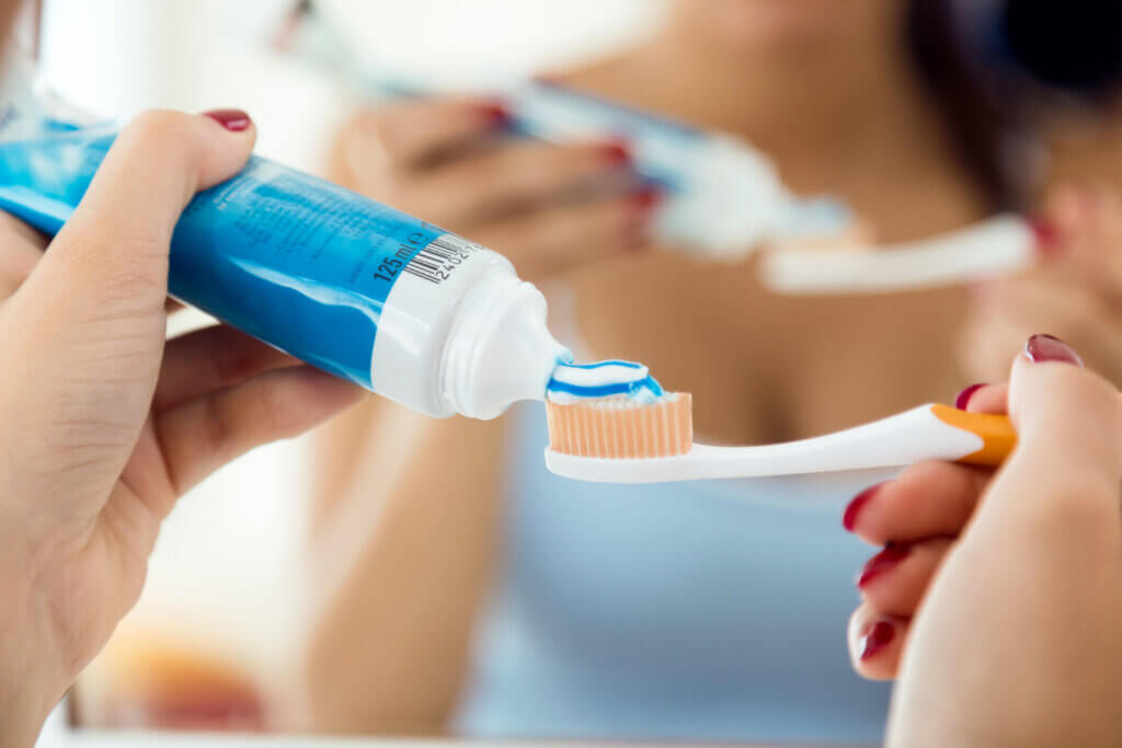 Para prevenir caries hay que realizar un buen cepillado dental