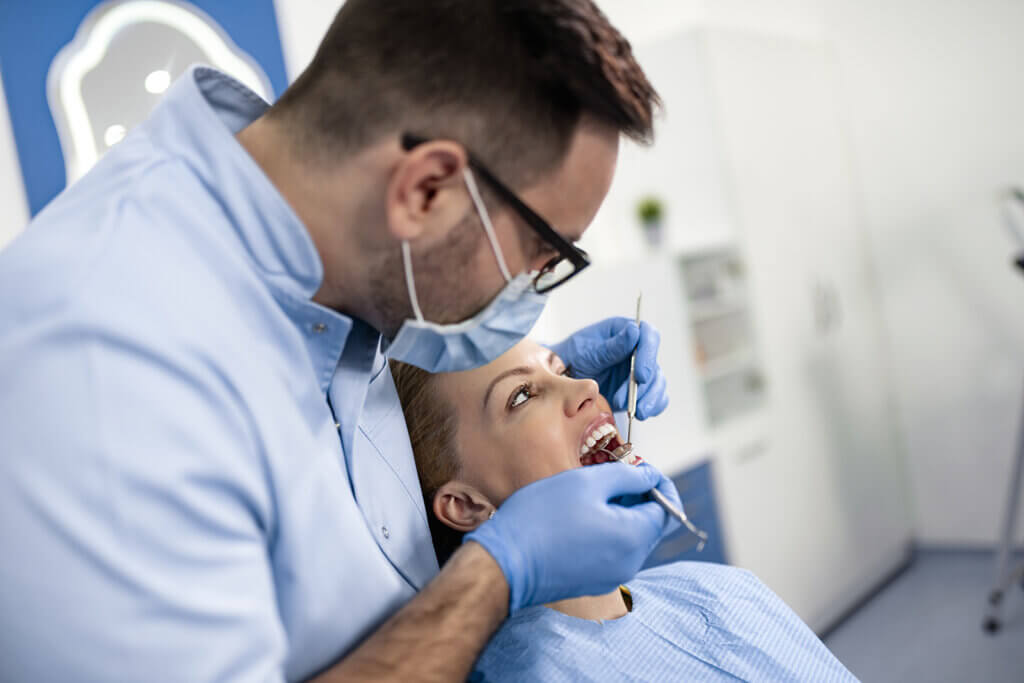 La periodontitis es un motivo frecuente de consulta al odontólogo