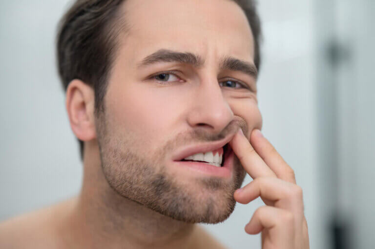 ¿Qué es la fluorosis dental?: síntomas y tratamiento