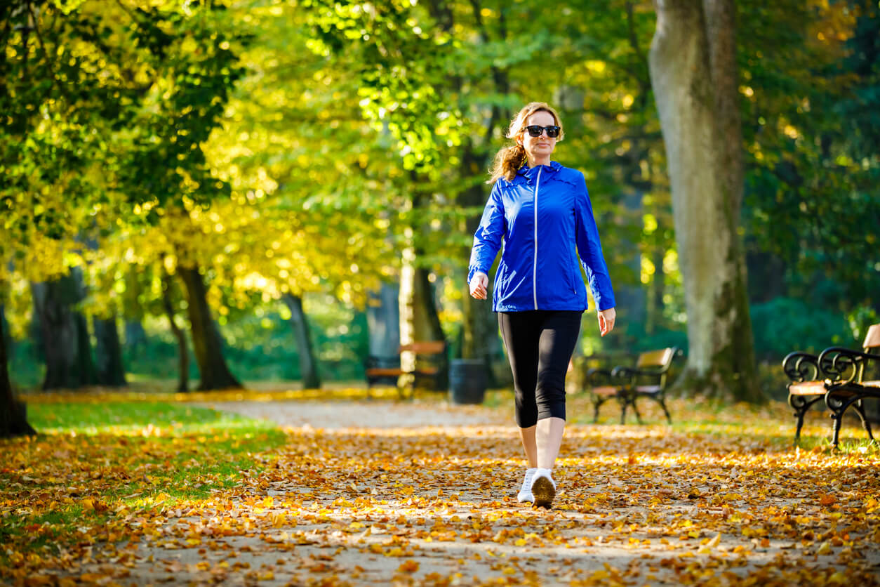¿Cuántos pasos al día son necesarios caminar para tener beneficios?