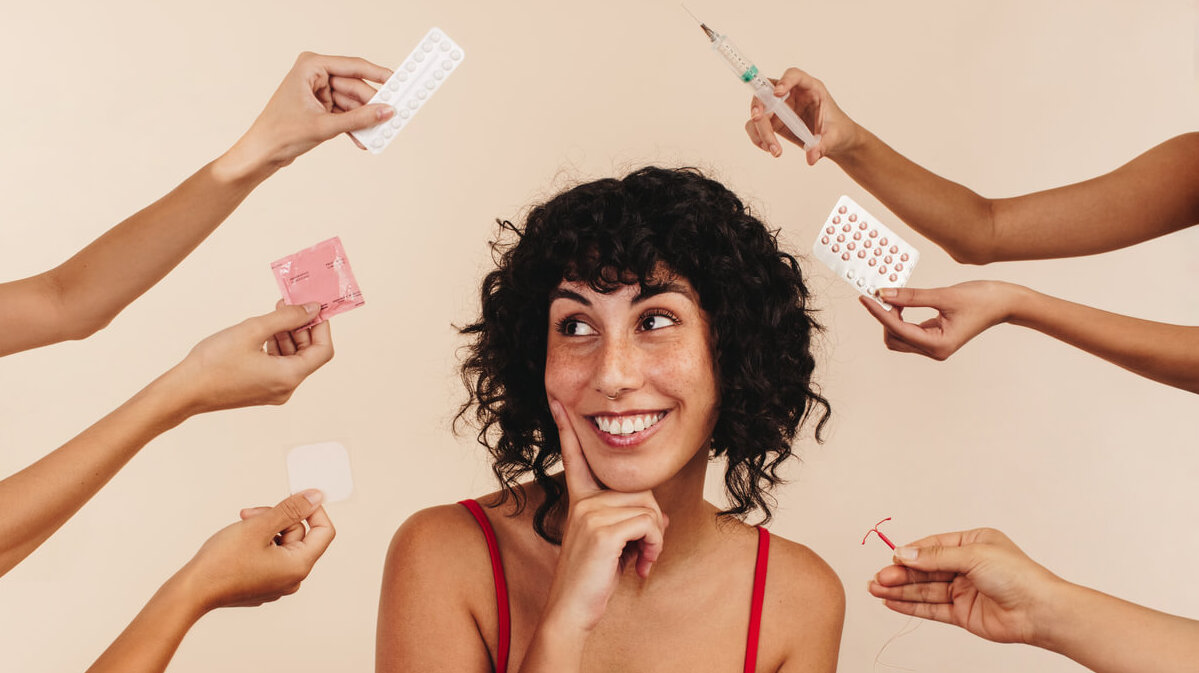 Mujer con dudas sobre educación sexual.