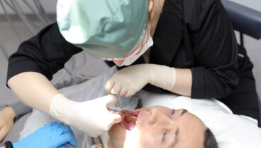 ¿Qué es y cómo se realiza un injerto de encía?